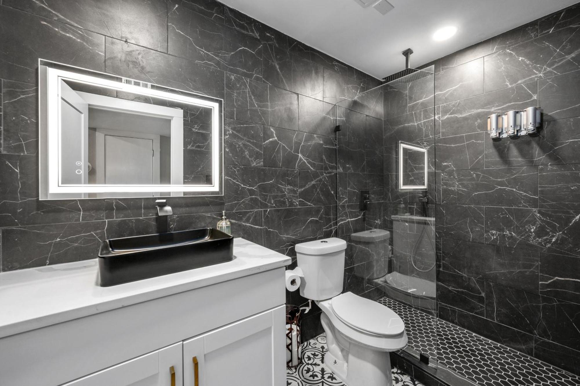 Warm Heights 2Br With Pool & Free Parking Apartment Хюстън Екстериор снимка